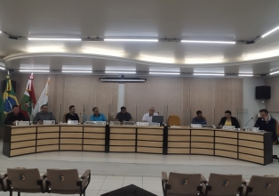 Sessão ordinária do Legislativo foi movimentada  com a presença de autoridades locais e regionais.