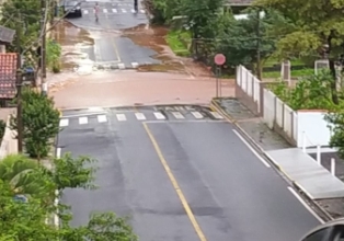 Salto Veloso intensifica trabalhos na recuperação de estradas danificadas pelas chuvas