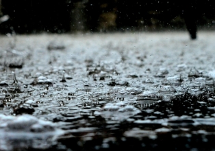 Chuvas causam destruição em várias cidades do estado e um jovem morre, após ser arrastado pelas águas