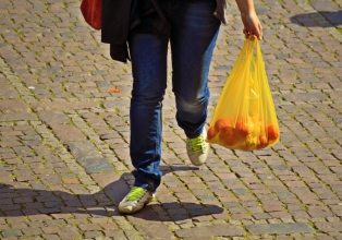 Fim ou não do uso de sacolas plásticas pelo comércio brasileiro