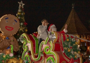 Desfile de Natal promete se tornar tradicional em Treze Tílias